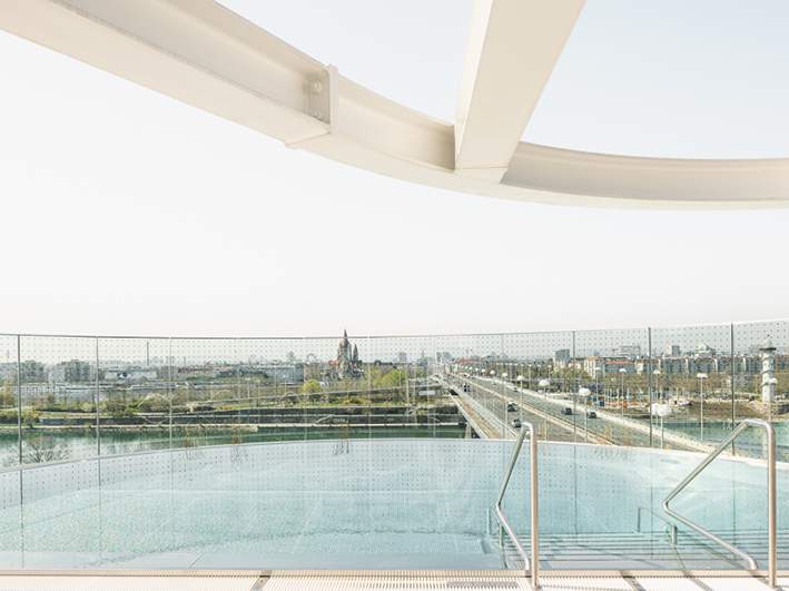 DANUBEFLATS: Premium Living - Edle 2-Zimmer-Wohnung in 40. Stock - Elevate your Lifestyle