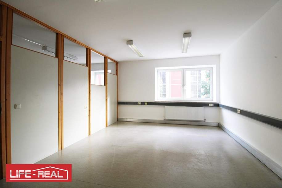 Großzügiges Büro / Ordination in Toplage: Vielseitige Nutzung in historischem Ambiente im Zentrum von Ried, Gewerbeobjekt-miete, 1.530,00,€, 4910 Ried im Innkreis