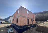 Erlebe Luxus: NEUBAU Einfamilienhaus in 9751 Sachsenburg, 5 Zimmer, 139 m², Terrasse, Stellplatz, Carport, 2 WCs, 2 Bäder, SCHLÜSSELFERTIG!!!