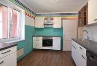 Ein-/Mehrfamilienhaus mit gepflegtem Garten