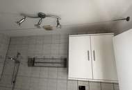UNBEFRISTET und Nähe Bahnhof - nette 2-Zimmer-Wohnung, separate Küche mit kleinem Essplatz, Gartennutzung