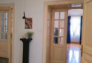 Elegante Altbauwohnung mit Geschichte im Herzen des 8. Bezirks