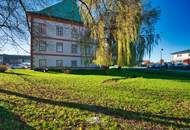 Helle 3-Zimmerwohnung im 1.OG mit besonderer Raumhöhe und viel Charme