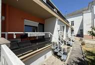 Viel barrierefreier Wohnraum, Platz für gemeinsame Werte und Indoor-Pool // Much barrier-free living-space, room for shared values, and indoor pool //