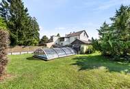 Mitten in der Natur! Willkommen in Ihrem neuen Zuhause, mit viel Freifläche, Pool und Raum für Ihre Ideen.