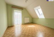SONNENLAGE - Neuwertiges ca. 160m2 großes Traumhaus mit idyllischem Garten + Terrasse, 2 Garagen &amp; Top-Ausstattung in Ruhelage