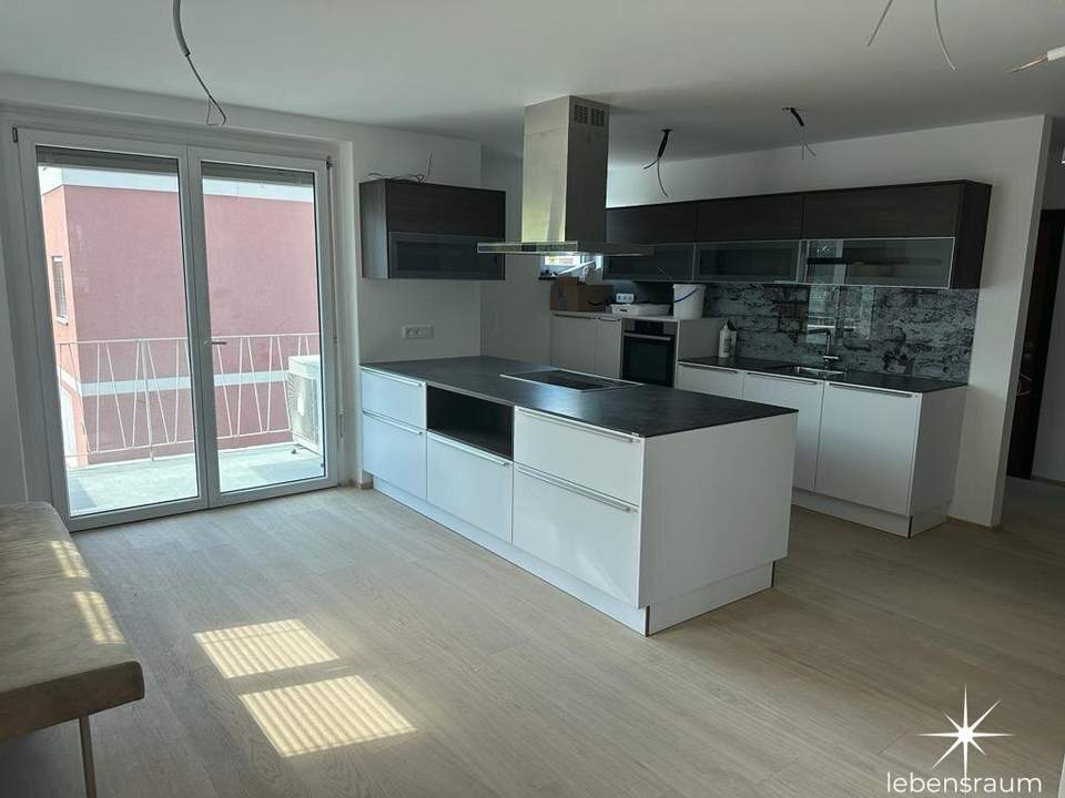 Schöne 3-Zimmer Wohnung. Auch als Büro nutzbar. Mieten mitten in Spittal/Drau. Balkon.