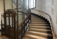 UNBEFRISTET! Stylische, absolut tolle DG-Wohnung mit ca. 43 m² grosser O/W-Terrasse ab Juni 26! 1040!