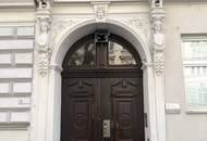 Urbaner Wohnluxus: Exklusive DG-Wohnung mit Terrasse &amp; spektakulärem Fernblick