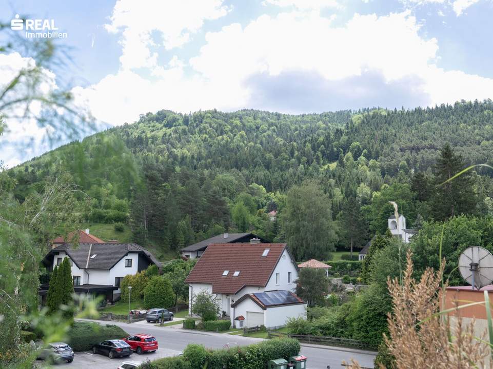 Ruhelage mit traumhafter Aussicht - 80m², 3 Zi., Terrasse, 3- Liftstock, neue Küche, Klimaanlage, Massagebadewanne!