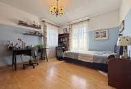 Stilvoll in Bestlage! Großzügiges Wohnhaus mit schönem Garten