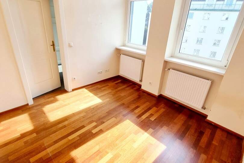 Zwischen Wiener Klassik und Naschmarkt Vibes - Ihr Zuhause mit Charme! Hofseitiger Balkon + Ruhiges Schlafzimmer! HIP und TRENDY die Gegend - Magisch schön das Altbauhaus - Ein MUST HAVE die Wohnung!, Wohnung-kauf, 380.000,€, 1050 Wien 5., Margareten