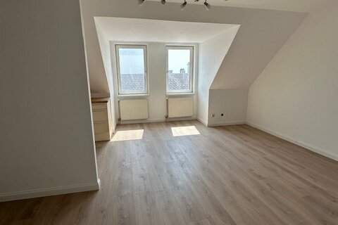 Badenerstraße - herrliche 2 Zimmerwohnung mit Autoabstellplatz!, Wohnung-miete, 750,00,€, 2352 Mödling