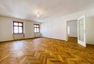 Großzügige Altbauwohnung in der Fußgängerzone! WG geeignet