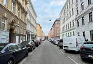 Elegante 3-Zimmerwohnung mit Balkon in saniertem Altbau