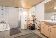 NEUER PREIS !!! Attraktive Gelegenheit für Käufer mit Blick für Potenzial – Einfamilienhaus mit Nebengebäude in Karlsdorf