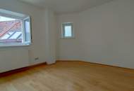 ! Nettes, helles 1 1/2 Zimmer Dachstudio - Hofruhelage, U4/6 Nähe !