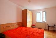 2 Zimmer + Loggia + Garagenplatz, toller Ausblick (4. Liftstock), Küche separat.