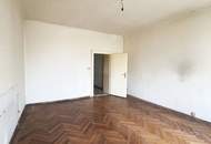 Bandgasse / Sanierungsbedürftige 2 Zimmer Wohnung Dachgeschoß / Charmanter Altbau
