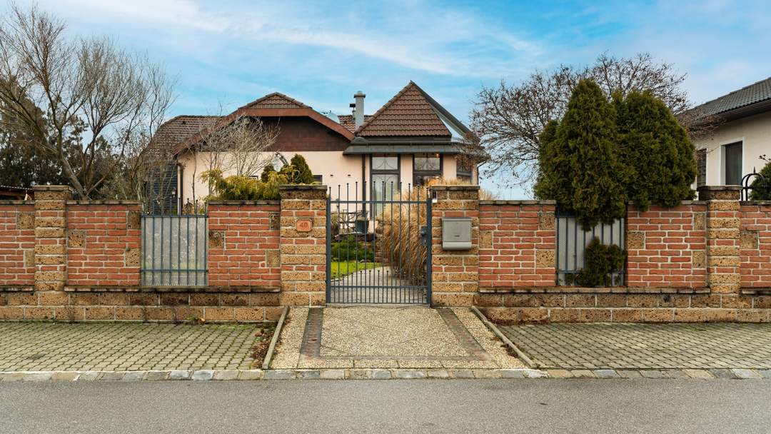 Charakteristisches Haus in Untersiebenbrunn - Eckgrundstück, Gepflegt, TOP Garten!