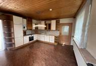 Großzügige Liegenschaft | attraktives Einfamilienhaus mit Galerie|1.706 m² Grundstück | 2 Garagen!