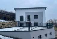 Preisreduktion! GROßZÜGIG MIT POOL, TERRASSE & BALKON ? INDIVIDUELL FERTIGSTELLBAR