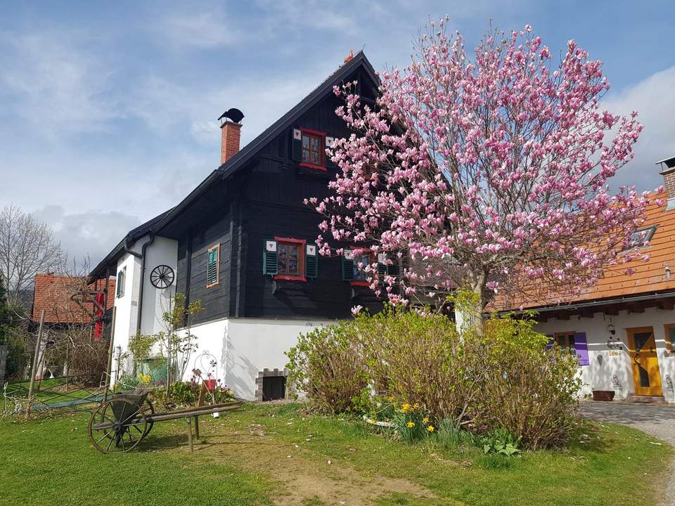 Rustikale Eleganz trifft auf moderne Gemütlichkeit – Einzigartiges Landhaus mit Wintergarten und Terrasse!