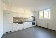 Großzügige 4-Zimmer-Wohnung mit Reihenhaus-Charakter und Terrasse