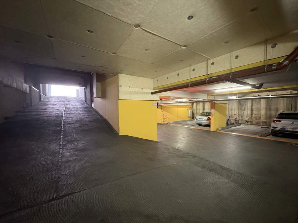 ZU VERKAUFEN: Tiefgaragenstellplatz im 16. Bezirk - Stapelparkplatz