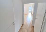 Moderne Neubauwohnung mit Balkon