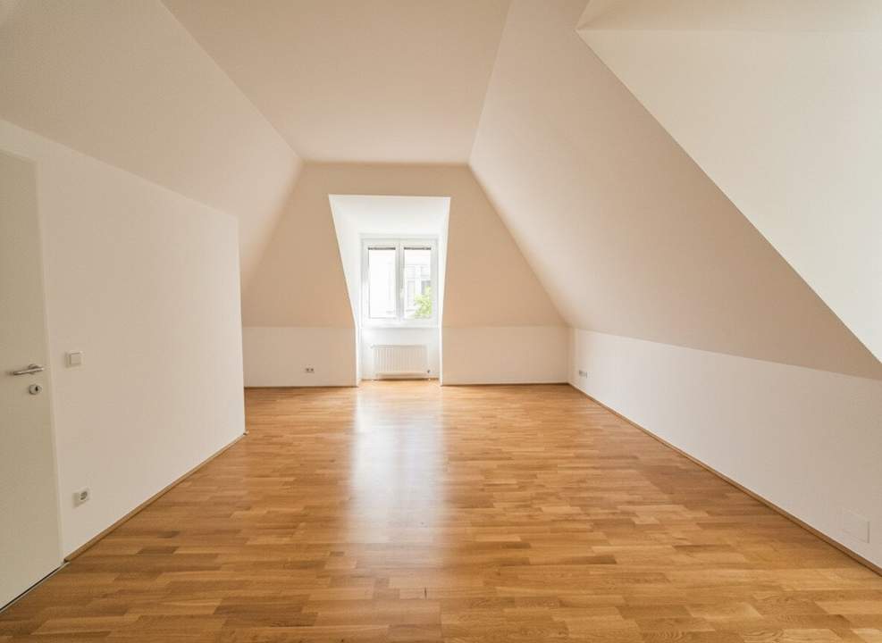 WOHNEN MITTEN IM VIERTEN - Urbane Lebensqualität in Zentrumsnähe - Großzügige 1-Zimmer Wohnung im Dachgeschoß