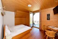 TRADITIONSREICHER WINZERHOF MIT PENSION &amp; HEURIGEN IN BESTER WACHAUER LAGE
