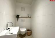 Großzügige 3 Raum - Wohnung mit großer Sonnenloggia, inklusiver modernster Energiegewinnung für höchsten Wohnkomfort