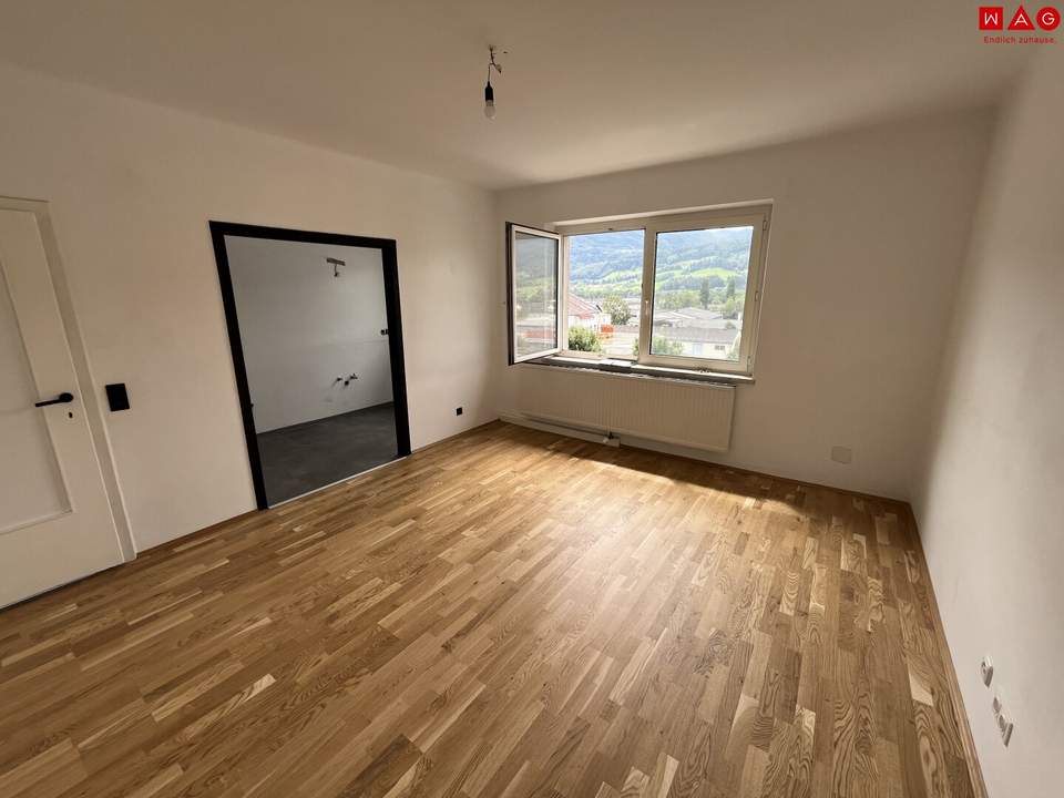 Zentrale 3-Zimmer-Wohnung mit Balkon & Lift in Kirchdorf – 63,60 m², sofort beziehbar, € 784,87 inkl. BK & Heizung! Perfekt für junge Familien!