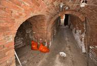 Charmantes Presshaus mit gemauerter Kellerröhre in idyllischer Weinviertler Lage