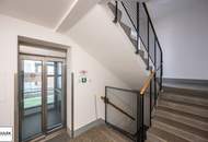 Kleeblattgasse 7: gepflegte 2 Zimmer Altbauwohnung mit separater Küche in perfekter Innenstadtlage (ab sofort)