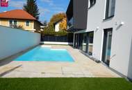 Villa mit Pool, voll unterkellert – mit Top-Ausstattung
