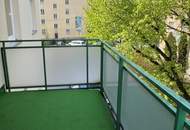 NEUBAUMIETE IN GRÜNLAGE MIT SONNENLOGGIA UND GARAGENPLATZ