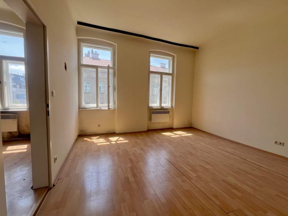 Sanierungsbedürftige Altbauwohnung Nähe Meiselmarkt!
