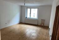 Ältere renovierungsbedürftige Wohnung