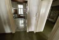UNBEFRISTET - <> Repräsentative 7-Zimmer Altbauwohnung mit Blick auf das Rathaus – ca. 300 m² in bester Innenstadtlage - auch ideal als Büronutzung