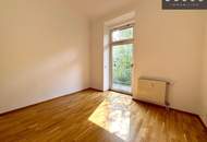 | CHARMANTE 2-ZIMMER-WOHNUNG MIT SONNIGEM BALKON | GRÜN- & SCHLOSSBERGBLICK | ca. 44,1m² | 2.OG | IDEALE LAGE