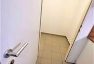 HOLBEINGASSE, unbefristete 98 m2 Altbau, 4 Zimmer, Komplettküche, Wannenbad, Parketten, 4. Liftstock, WG-geeignet