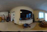 Vielseitiges sanierungsbedürftiges Wohnhaus mit 2 Wohneinheiten auf großem Grundstück!