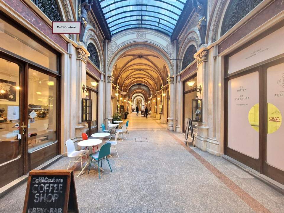 PALAIS FERSTL: Geschäftslokal + Lager in der Passage