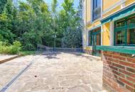 Grüne Oase in Prestige-Lage, Stilvilla mit ca. 1.600 m² Grund, Gästehaus, 2 Garagen und großem Pool