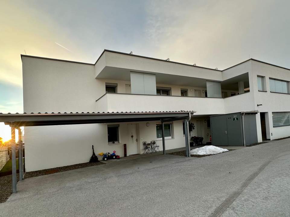 *** Moderne 91m² Neubauwohnung in Mitterdorf, 2 Carport-Stellplätze, Energieeffizienzklasse A+, Sonnenterrasse, erstklassiger Zustand ***