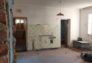 Traditioneller Vierkanthof im Dornröschenschlaf