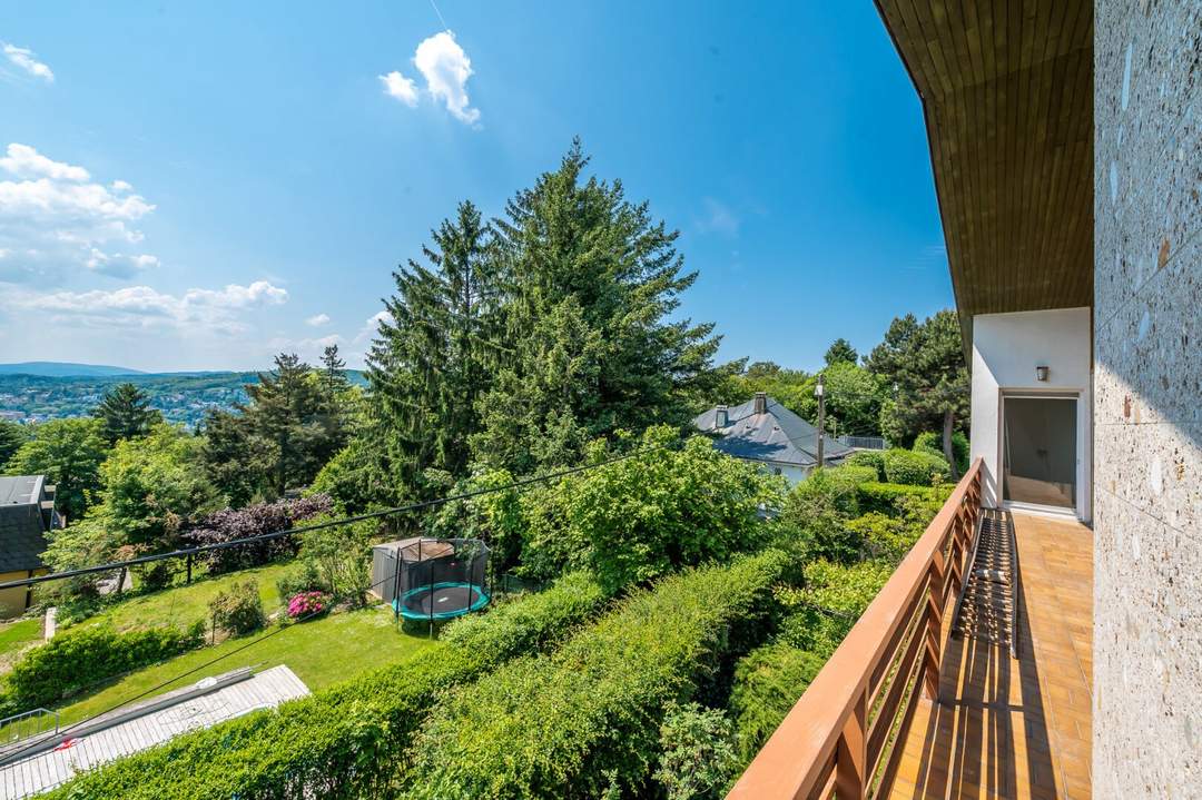 Einfamilienhaus mit traumhaften hellen Wohnbereichen, Blick ins Grüne und in absoluter Ruhelage