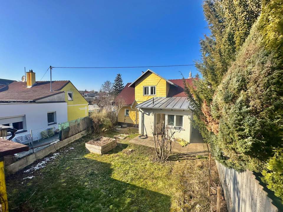 Charmantes Wohnhaus mit Potenzial: Ihre Sanierungschance in ruhiger Lage!